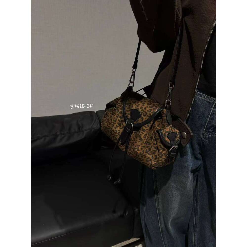 Autumn and Winter New High-end Retro Underarm Leopard Print Dumpling Leather Fashion Versatile Single Shoulder Messenger Bag XJ260125