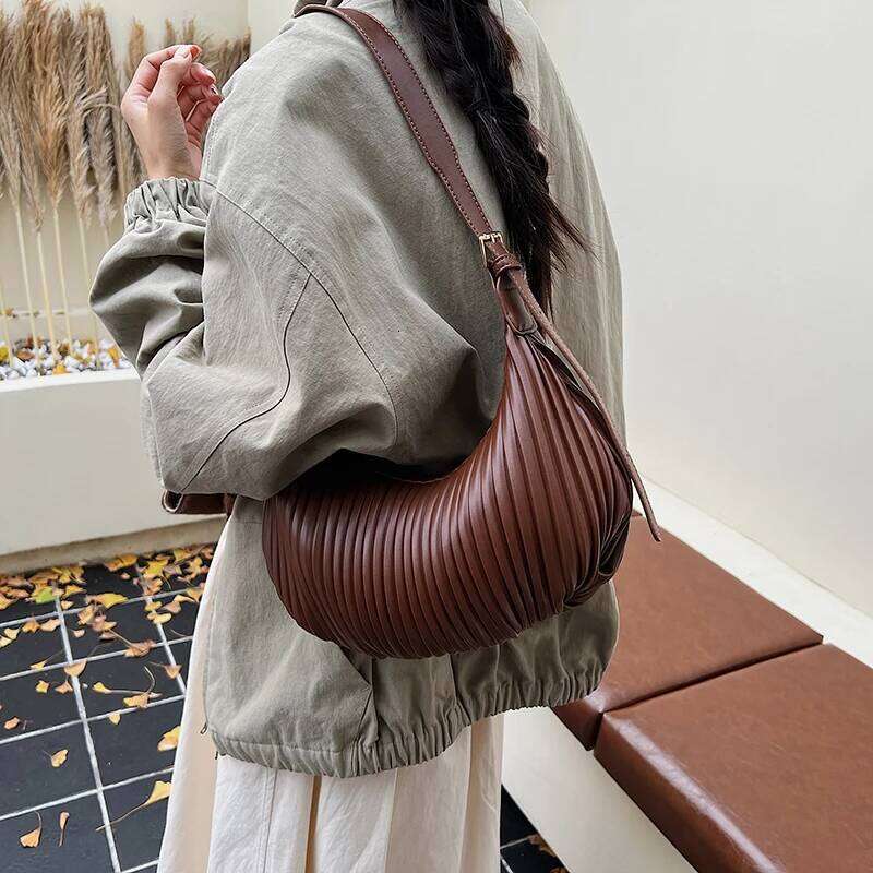 High-End Niche Pleated Crescent Underarm 2025 Autumn and Winter Casual Versatile Single Shoulder Crossbody Bag 521-7056 XJ260125
