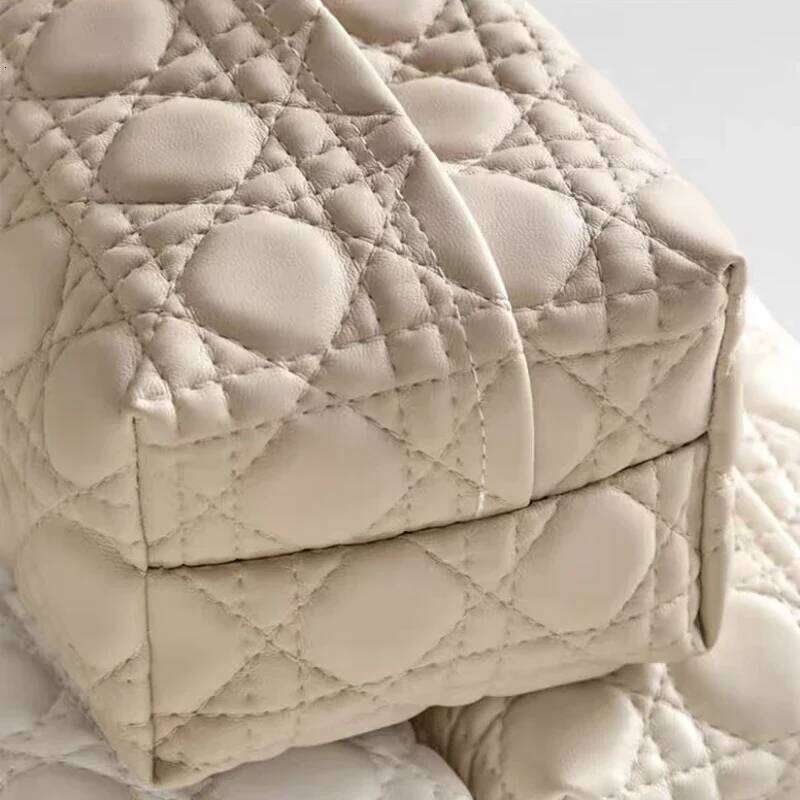 Vine Texture European Box Napkin Rhombus Leather Art Tissue Case Home Table Decoration Car Papers Dispenser Holder