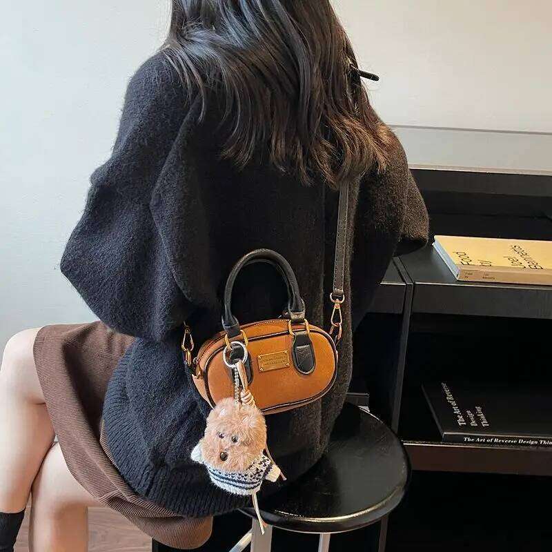 Trendy Foreign Small Round Bags 2026 Autumn Winter New Package Fashion Versatile Handbag Popular Casual Messenger Bag XJ260125