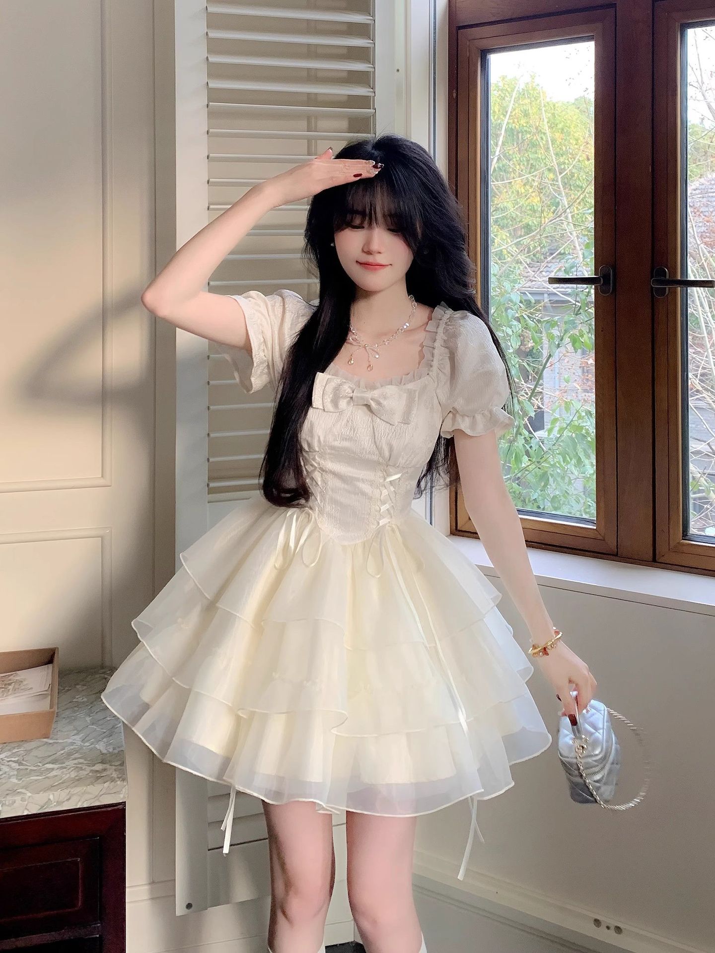 Summer French retro high-end square neck bow bubble sleeve dress women slim fit Lolita short sleeved fashionable dress party casual Korean dress