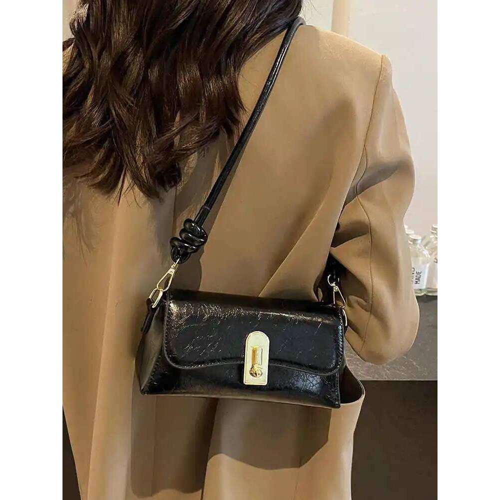 Retro Wine Red Small Square Bag Women's Autumn Winter Versatile 2025 New Single Shoulder Bags Fashion Solid Color Crossbody Pack XJ260125