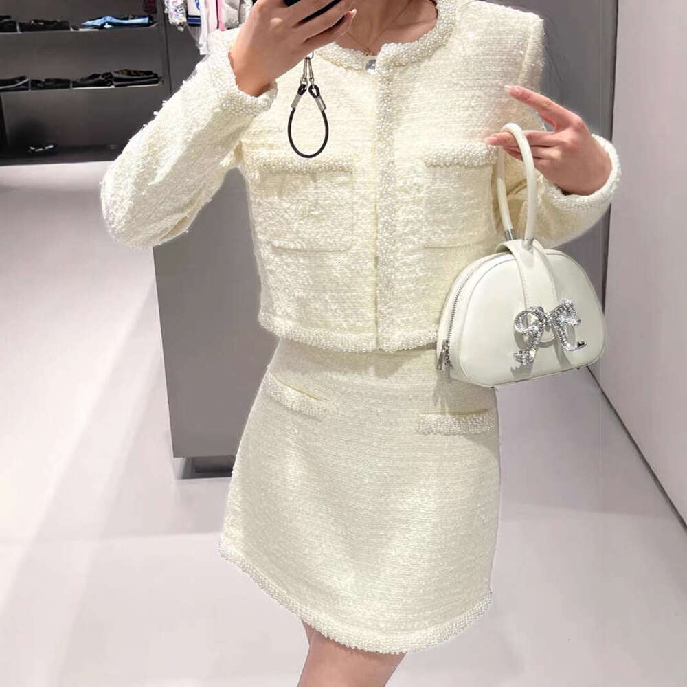 2026 Autumn/Winter New French Trendy Social Glitter Pearl Bordered Short Jacket Women's Skirt Set