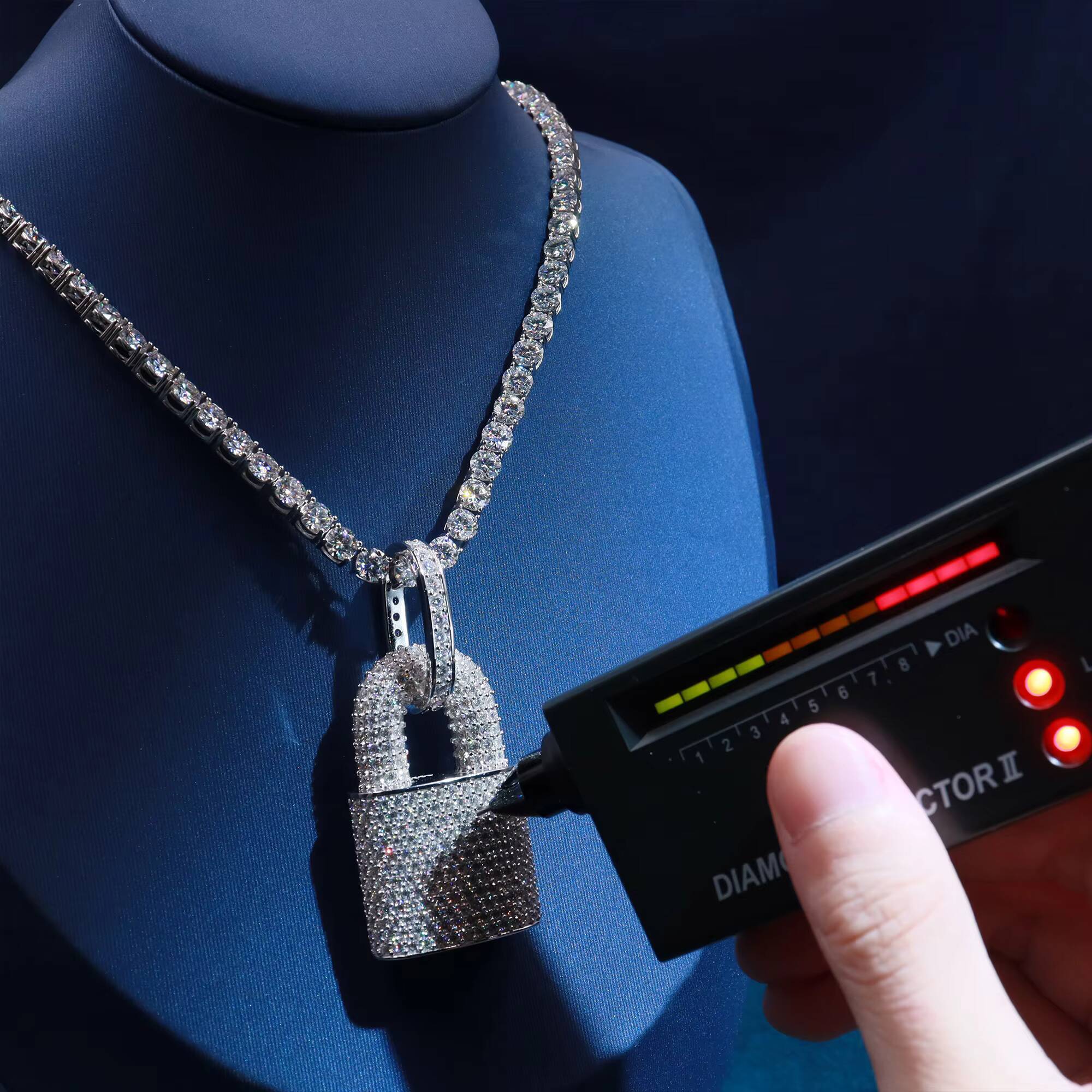 Good Sense Iced Out Luxury Shiny High Quality Design Solid Silver and VVS Moissanite Lock Customized Pendant Rapper for Unisex