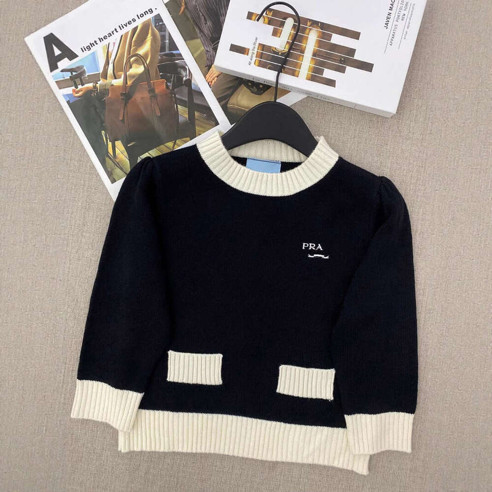 2026 Spring/Summer New French Top Fashion Celebrity Same Black and White Contrast Short Knitted Hoodie