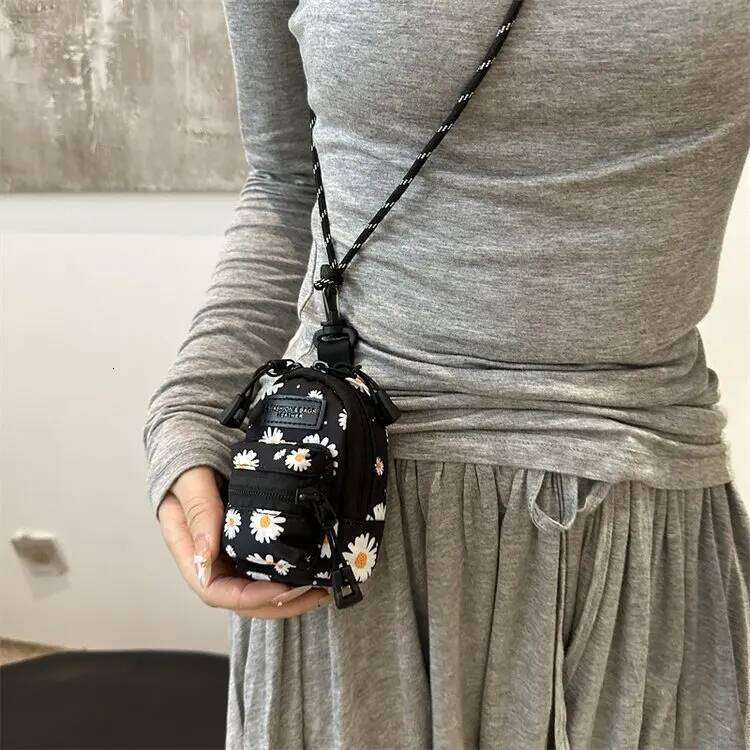 Women Small Mini Lipstick Headphones Trendy Fashionable Pendant Simple Niche Design Fabric Single-shoulder Crossbody Bag XJ260125