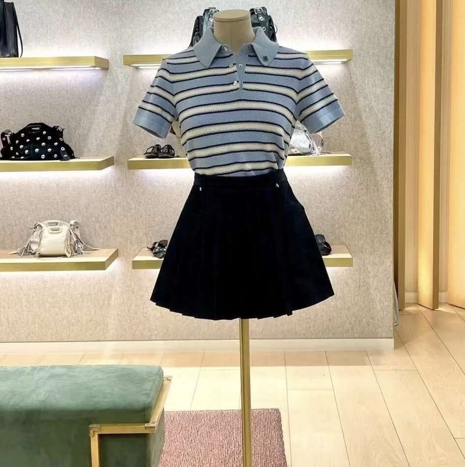 2026 Spring/Summer Designer Fashion Stripe Flip Leader Knitted Women's Short Top for Women