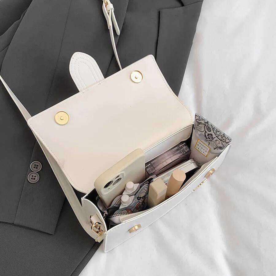 Fashionable Versatile Single Shoulder Crossbody Luxury Sensation Handbag Handheld Small Square Bag for Spring 2025 XJ260125