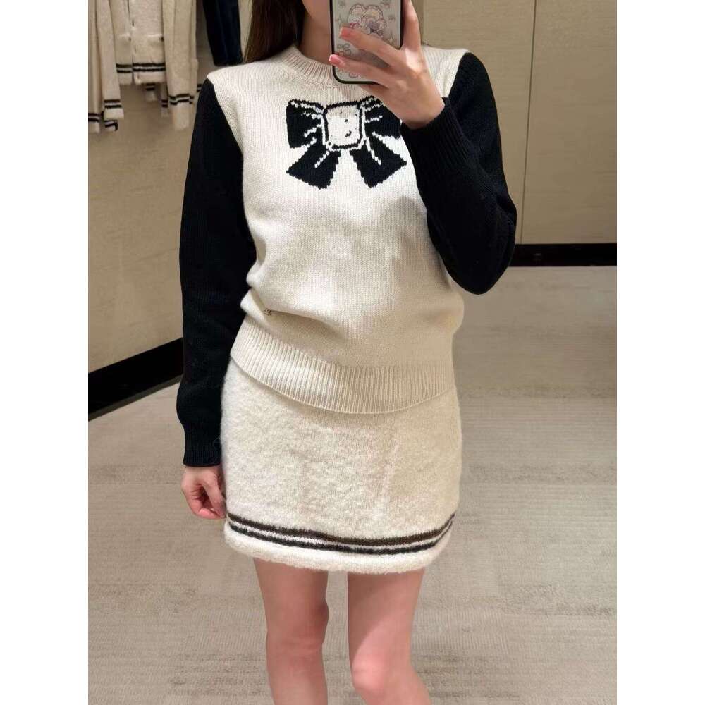 2026 Designer Autumn/Winter New Home Bow Knitted Rich Women's Style Sweater Social Top