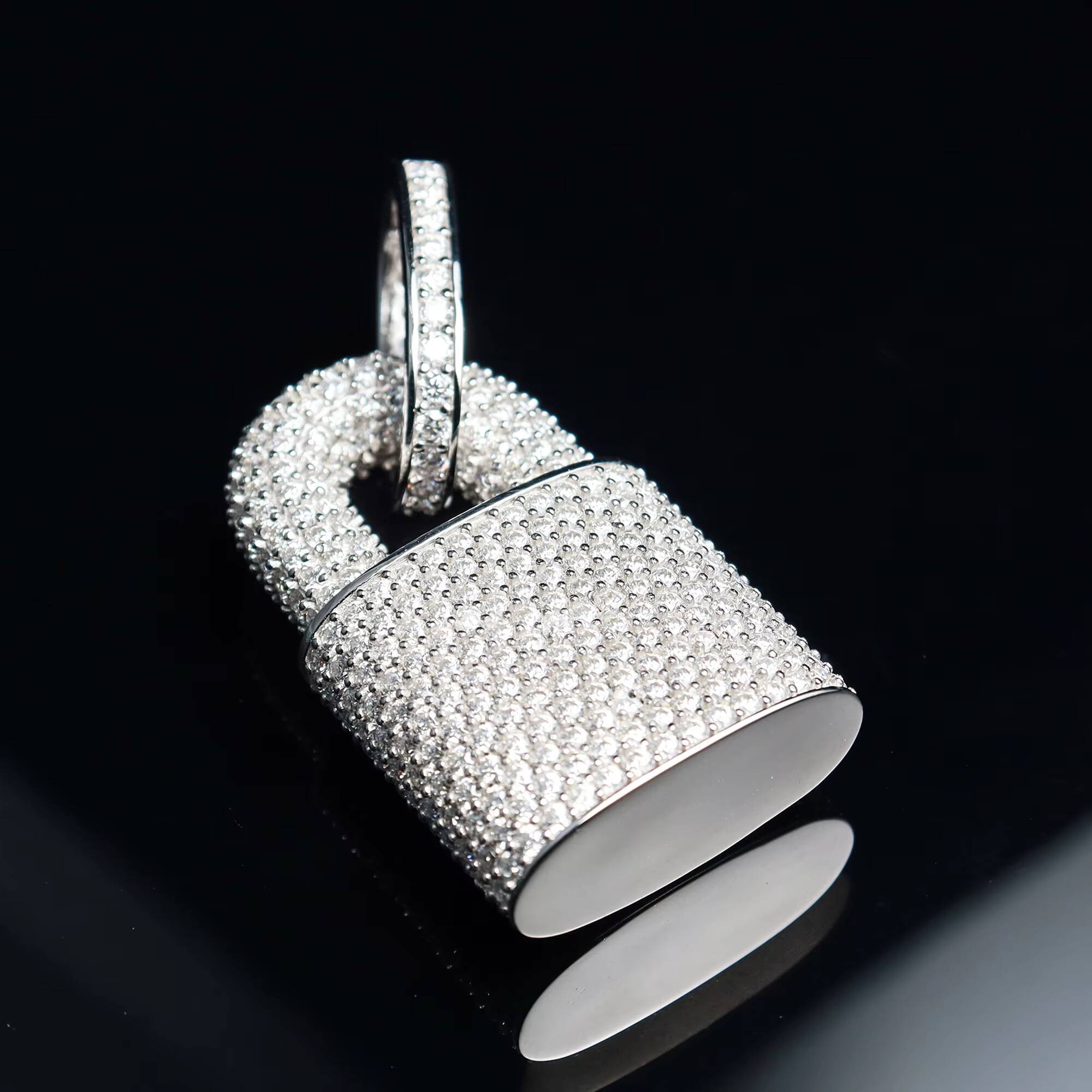 Good Sense Iced Out Luxury Shiny High Quality Design Solid Silver and VVS Moissanite Lock Customized Pendant Rapper for Unisex