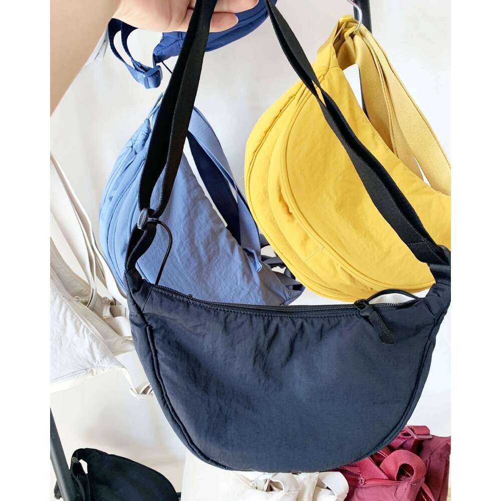 Solid Color Women's Portable Shoulder Simple Female Nylon Cloth Padded Crossbody Bags Travel Purse Handbags Messenger Bag XJ260125