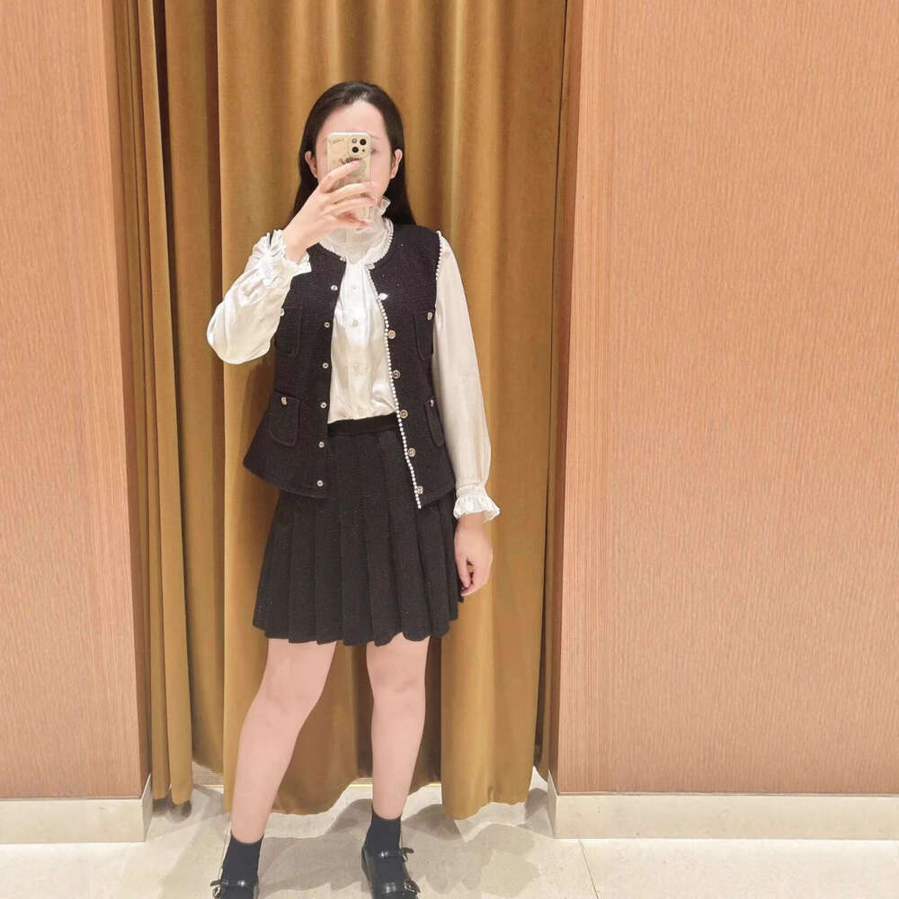 2026 Autumn New Designer Style Beaded Knitted Tank Top Skirt 2-piece Set for Women