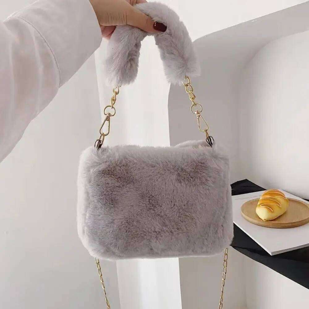 Fashion Soft Fluffy Shoulder Bags Solid Color Chain Strap Underarm Handle Bag Women Accessories XJ260125
