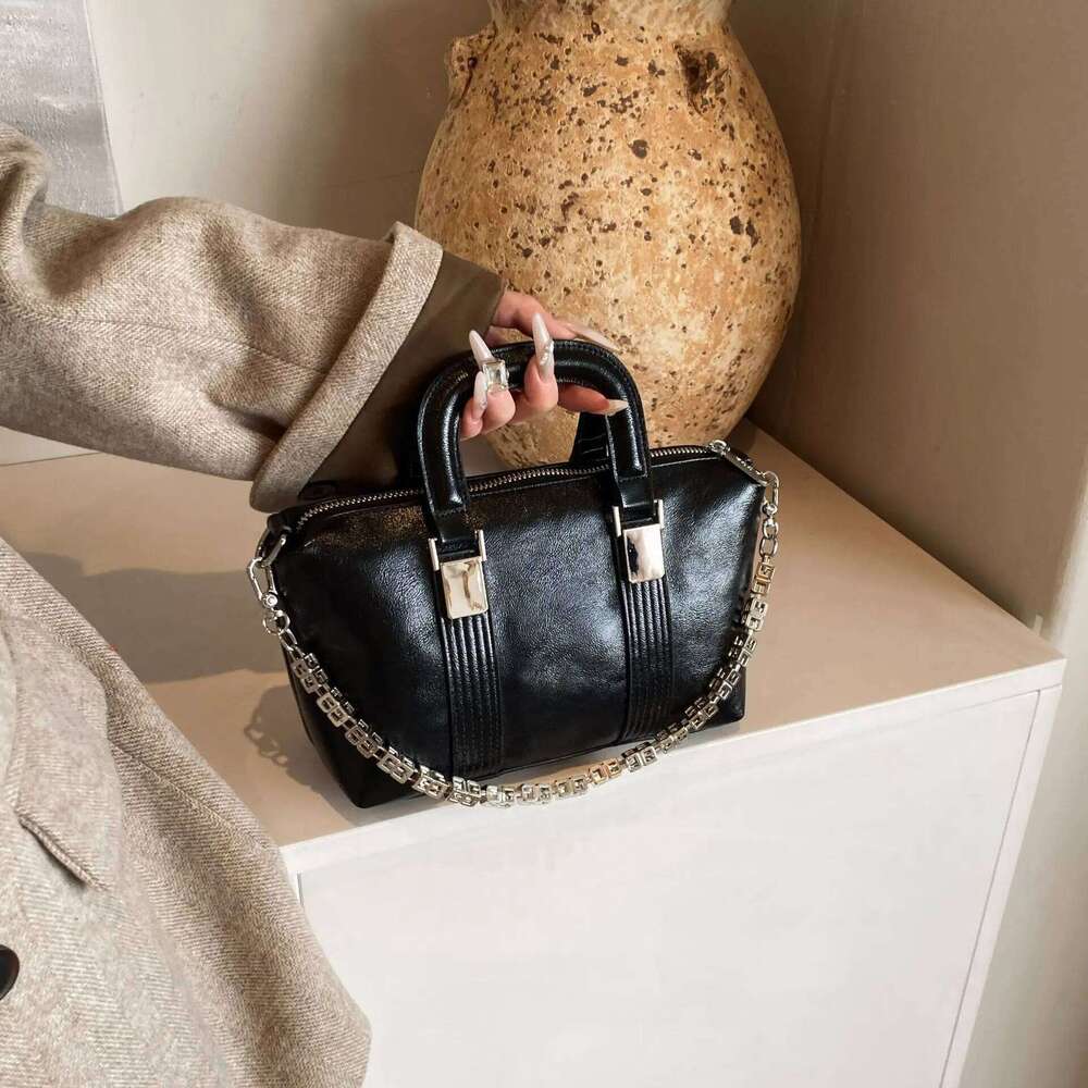 Fashion Women Bags Senior Sense Crossbody Autumn And Winter New Simple Oil Waxed Leather Versatile Commuter Handbag Tote Bag XJ260125