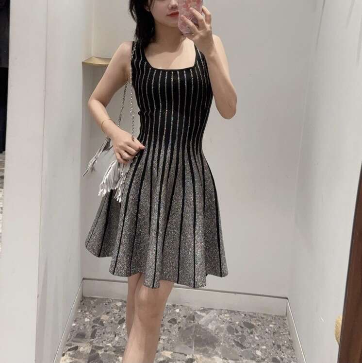 2026 autumn/winter designer fashion vertical stripe belt slim fit retro knitted short skirt children's style