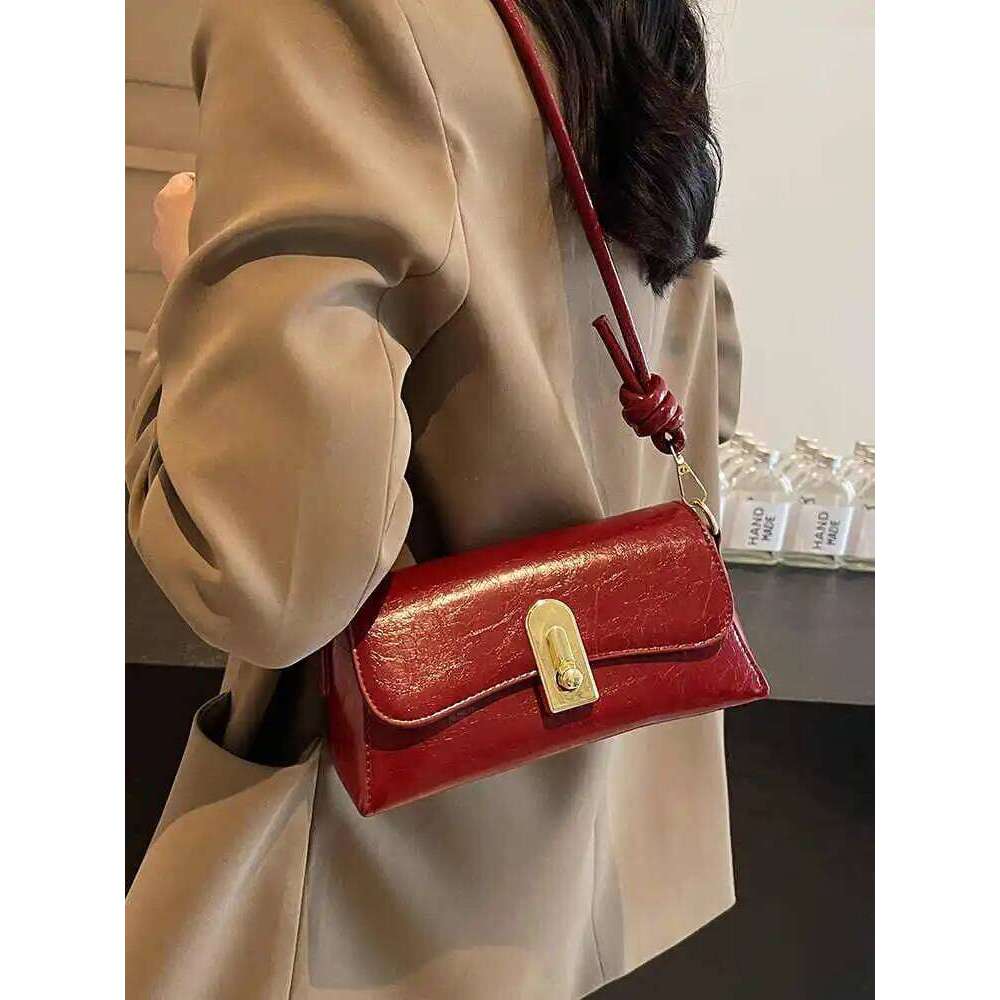 Retro Wine Red Small Square Bag Women's Autumn Winter Versatile 2025 New Single Shoulder Bags Fashion Solid Color Crossbody Pack XJ260125