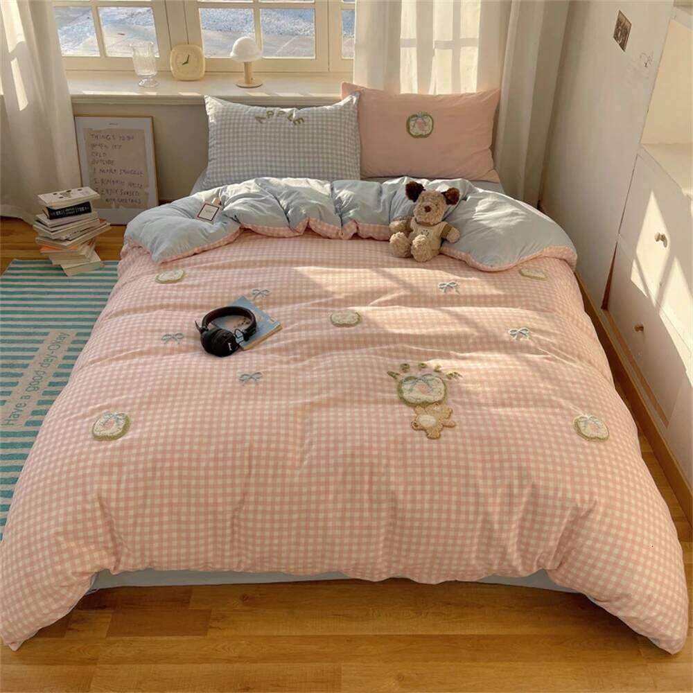 Cute Towel Embroidery Duvet Grid Soft Comforter Cover with Pillowcase Bed Sheet Four Piece Sets Decoration Bedding Set Y260124