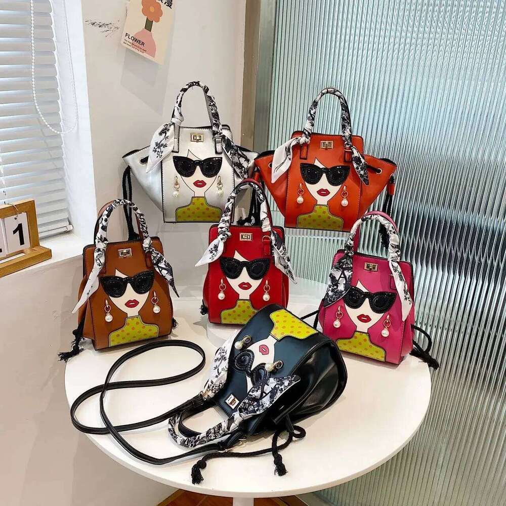 Female Personality Beautiful Woman Single Shoulder Crossbody Bag Foreign Trade Internet Celebrity Tote Handbag XJ260125