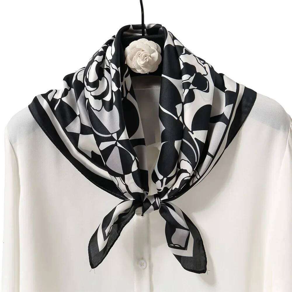 Printed Silk Scarf Cover Blanket For Women, Luxurious And Soft Satin Hairband, Handbag Ribbon, Shawl, Headscarf, Scarf, Hairband Gift Cover Blanket