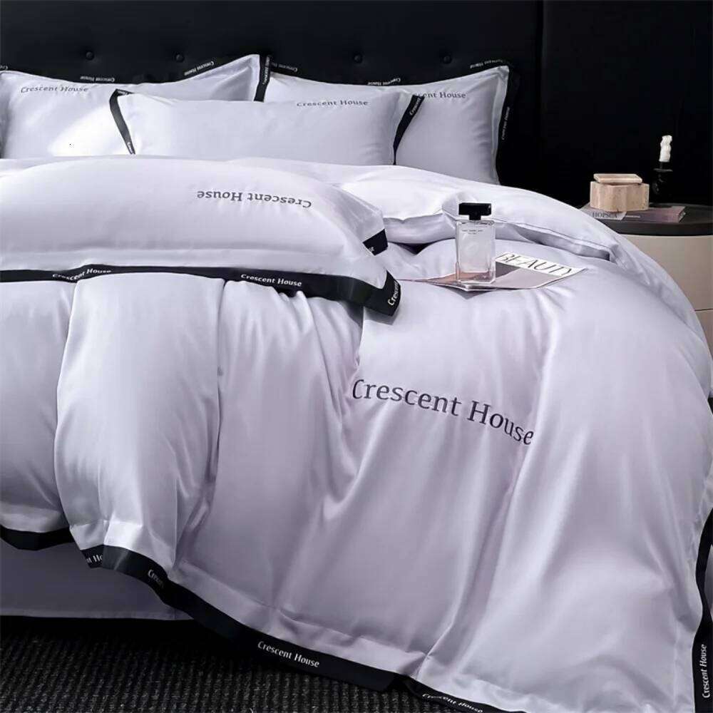 Embroidery Four-Piece Simple Washed Ice Silk Smooth Sleeping Naked Summer Duvet Cover Bed Sheet Light Luxury Bedding Set Y260124