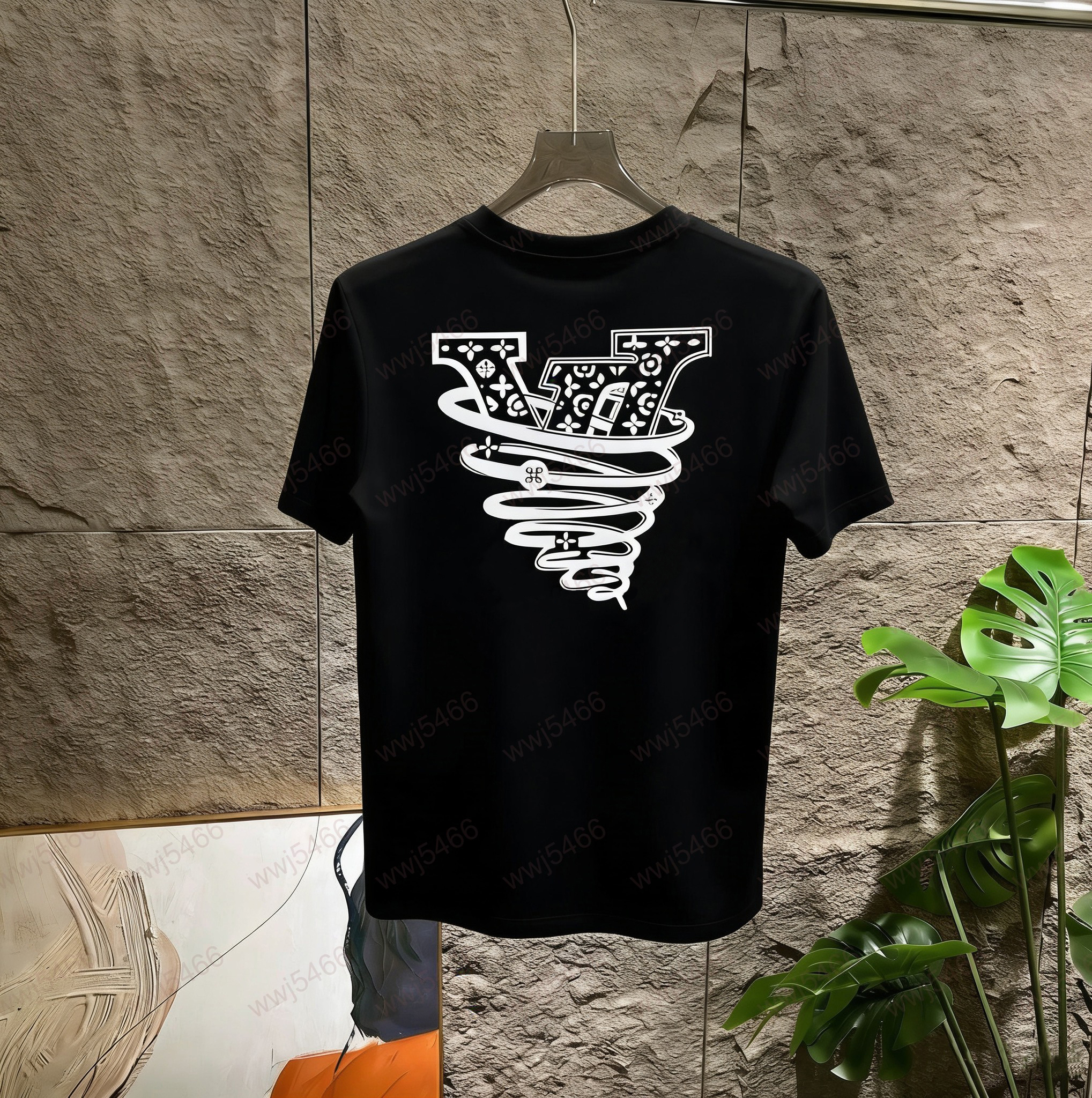 Men's T-Shirts designer T-shirts black and white short sleeved high-end high-quality men's embroidered letter pattern 100% pure cotton Polos shirt couple top Mens T-shirt