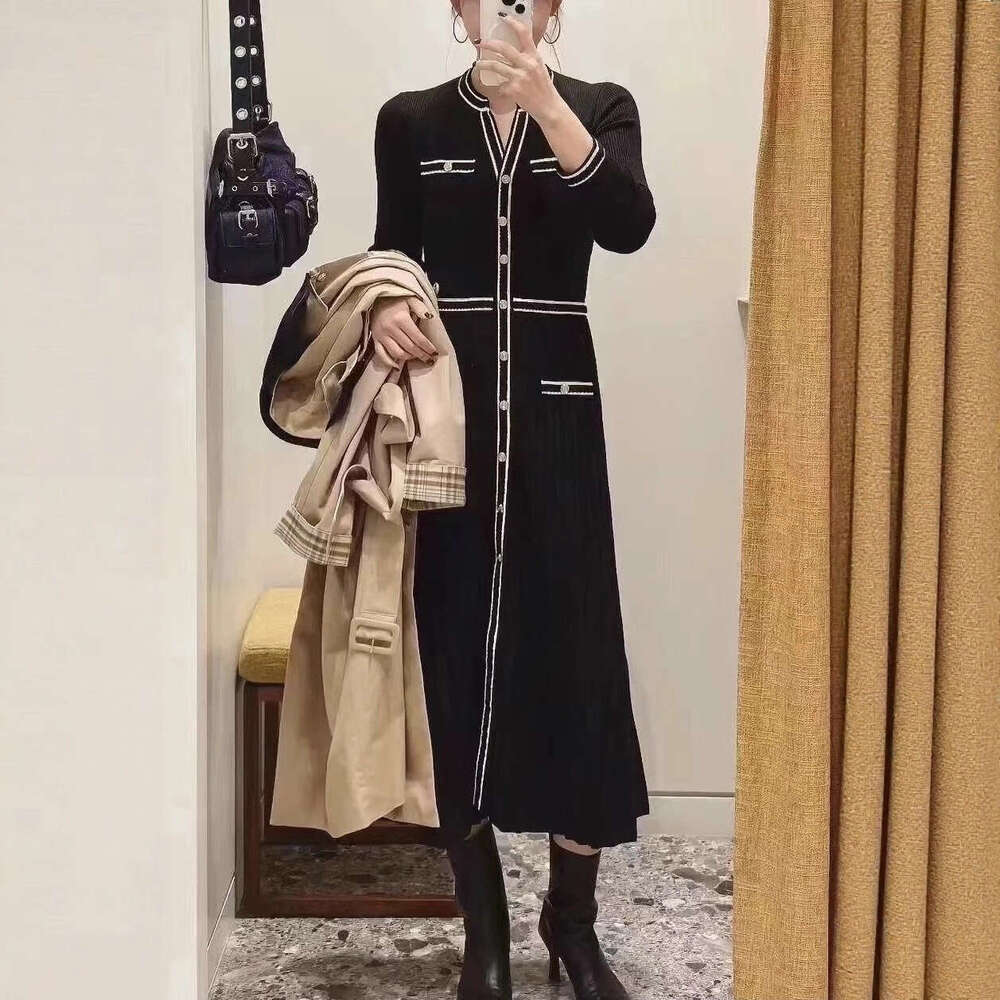 French Elegance 2025 Autumn/Winter New V-neck Folded Color blocked Knitted Women's Dress for Children