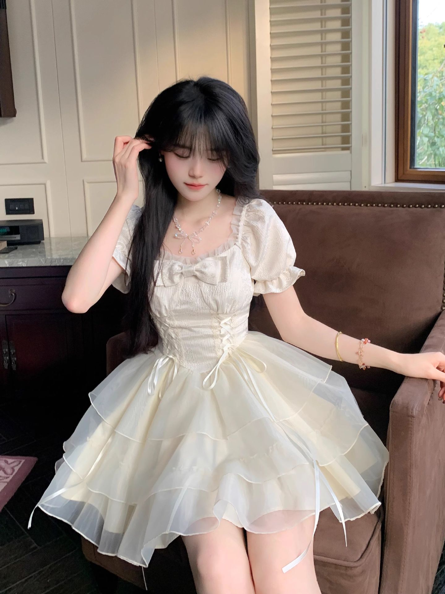 Summer French retro high-end square neck bow bubble sleeve dress women slim fit Lolita short sleeved fashionable dress party casual Korean dress