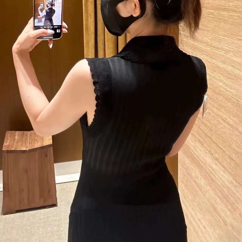 2026 French Elegant Designer Autumn New Lace Sleeves Slim Black Knitted Dress