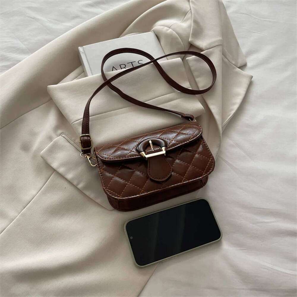 Vintage Shoulder Bag Quilted Diamond Glossy Finish Gold Logo Lightweight Large Capacity PU Magnetic Flap Adjustable Strap XJ260125