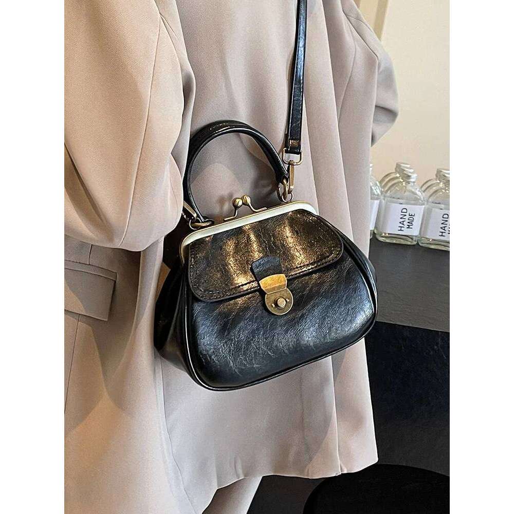 Women's New High Quality Texture Crossbody Bag Autumn Winter Retro Versatile Single Shoulder Fashion Trend PU Solid Handbag XJ260125