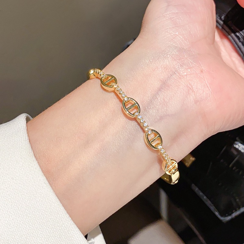 Jewelry Bangle 18K Gold Plated Zircon Clasp Bracelet Light Luxury Fashion Handwear for Women - view 9