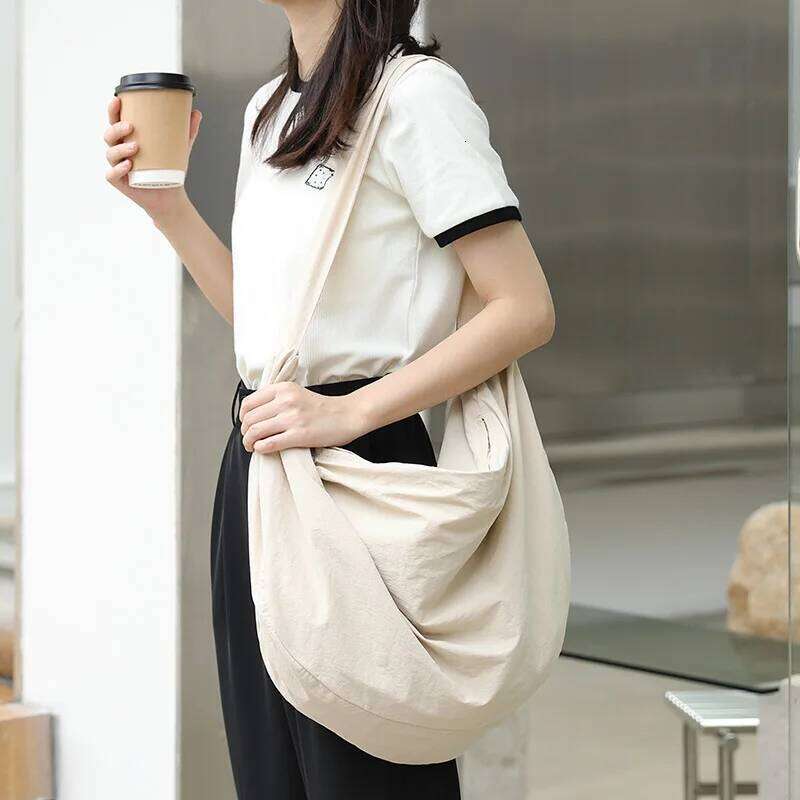 Small Fresh Nylon Crossbody New Fashion Large Capacity Shoulder Japan Style Leisure Hobos Bag Free Shipping Items Women XJ260125