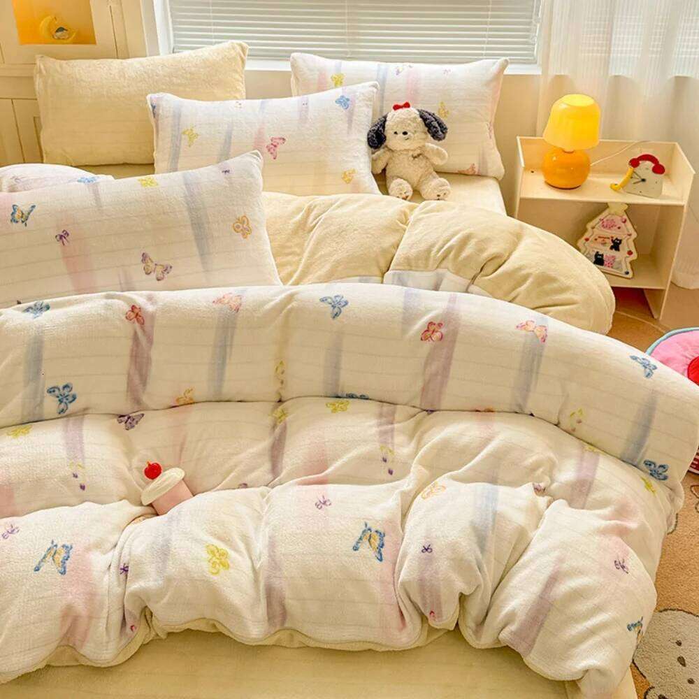 Ins Simple Style Winter Warm Four Piece Milk Velvet Boys Girls Bedding Set Thickened Soft Duvet Cover Pillowcase Bed Linens Y260124