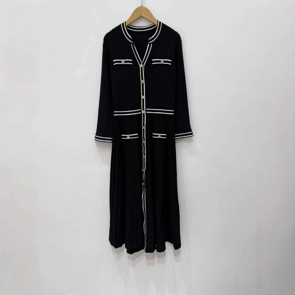 French Elegance 2025 Autumn/Winter New V-neck Folded Color blocked Knitted Women's Dress for Children