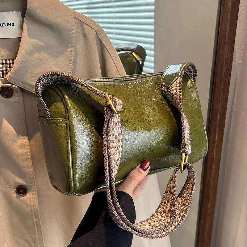 Large capacity women's autumn and winter fashion shoulder crossbody bag, high-end texture, niche design, pillow bag XJ260125