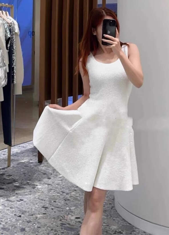 2026 French elegant spring designer style sequin twill knit cardigan short jacket vest dress