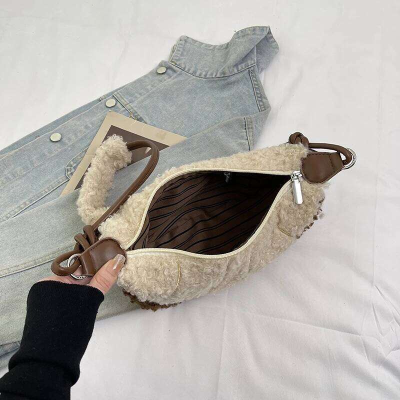 Japanese Style Kawaii Cute Cartoon Plush Shoulder for Women Small Hobo Crossbody Bag Lady Girls Winter Trendy Phone Purs XJ260125