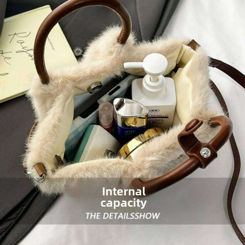 Winter Fluffy Simple Versatile Crossbody Women Fashion Handle Bags Textured Casual Style Shoulder Commuting Bag Cute Small XJ260125
