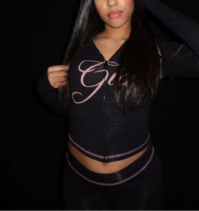 2026 designer women's high sportswear style 2-piece set with flared pants, long sleeved top, low waist set