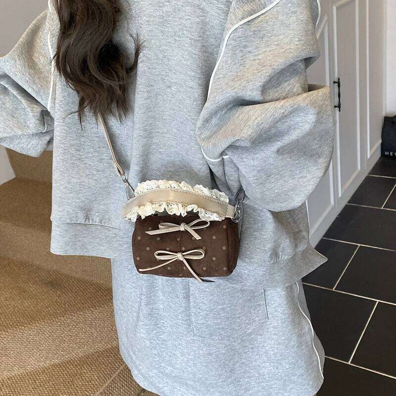 Wave Point Matte Handheld Cylinder Bow Decor Design for Women New Autumn Winter Retro Single Shoulder Crossbody Bag XJ260125