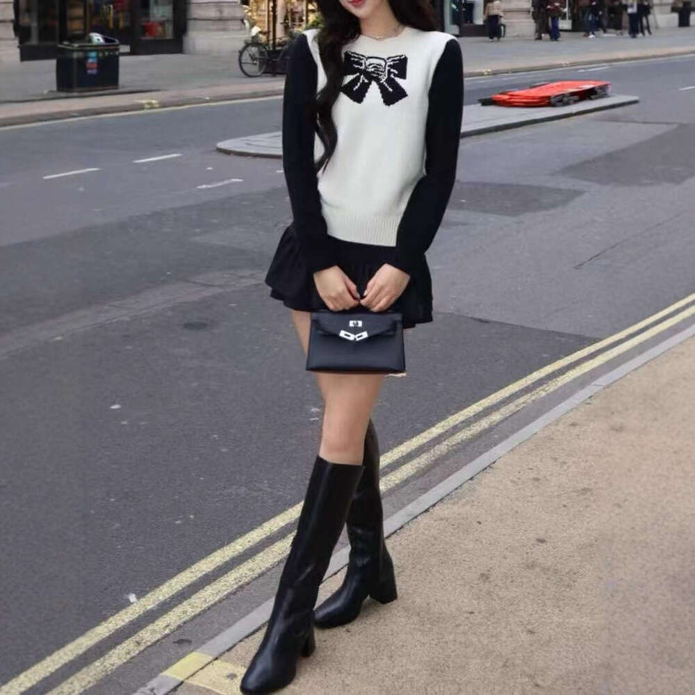 2026 Designer Autumn/Winter New Home Bow Knitted Rich Women's Style Sweater Social Top