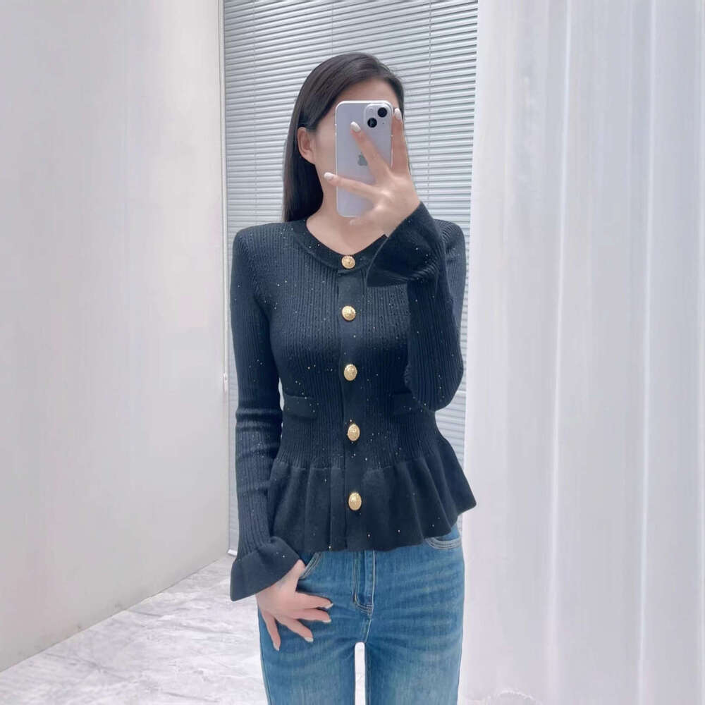 2026 autumn new French designer niche style elegant pleated slim knit cardigan jacket