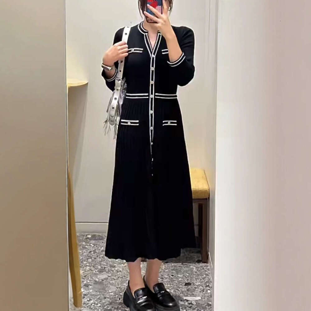 French Elegance 2025 Autumn/Winter New V-neck Folded Color blocked Knitted Women's Dress for Children