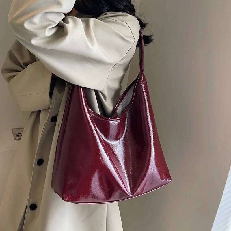 Korean Retro Tote 2024 New High-End Simple Commuter Armpit for Women Large Capacity Shoulder Bag XJ260125