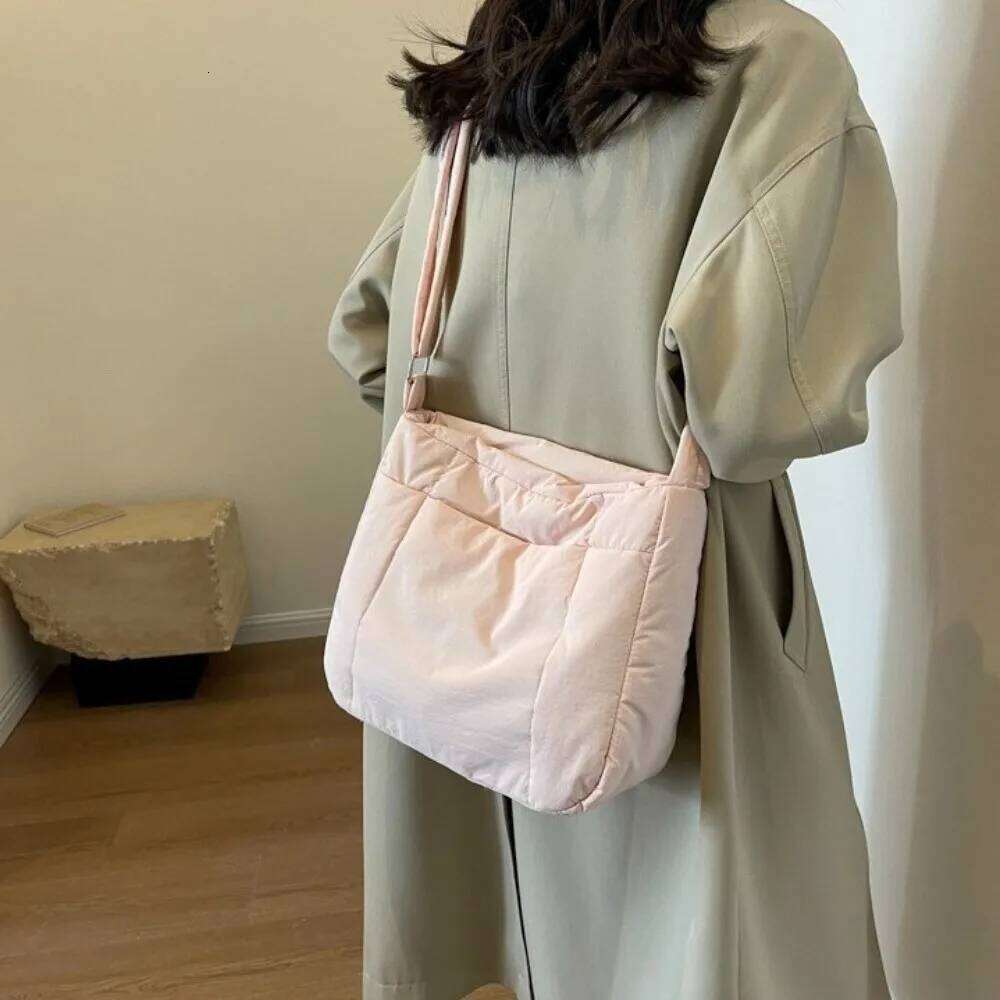 Quilted Down Cotton Shoulder Large Capacity Korean Style Cotton-padded Crossbody Bag Lightweight Solid Color Nylon Handbag XJ260125