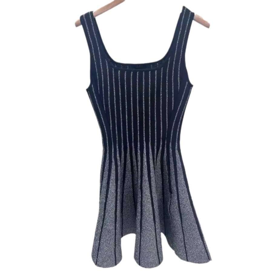 2026 autumn/winter designer fashion vertical stripe belt slim fit retro knitted short skirt children's style