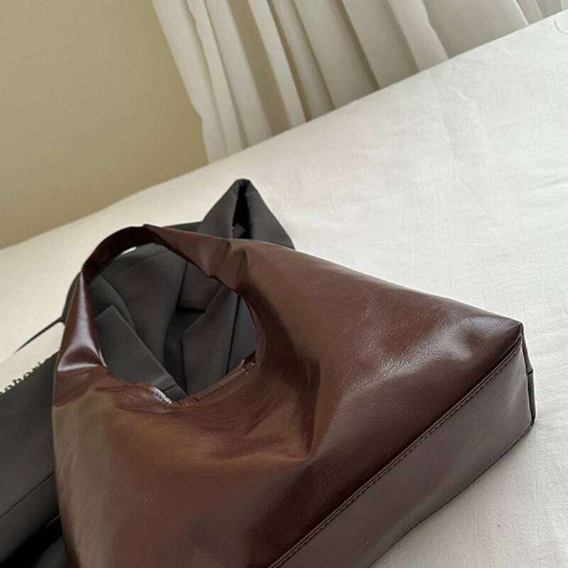 Large Capacity PU Leather Hobo Retro Red Bags Autumn Winter Shoulder Bag for Women 2025 New Trend Y2K Handbags and Purses Tote XJ260125