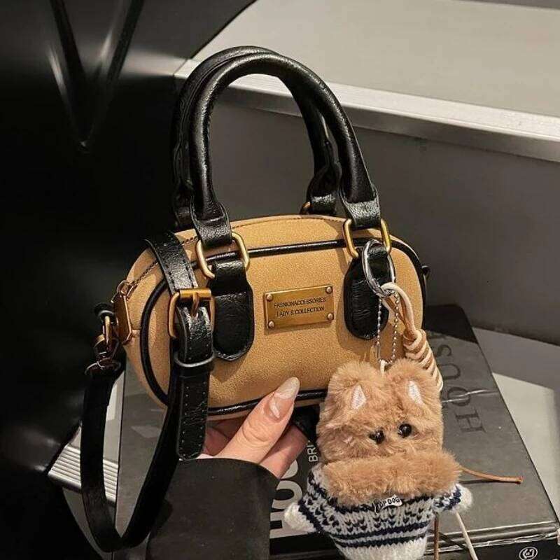 Trendy Foreign Small Round Bags 2026 Autumn Winter New Package Fashion Versatile Handbag Popular Casual Messenger Bag XJ260125