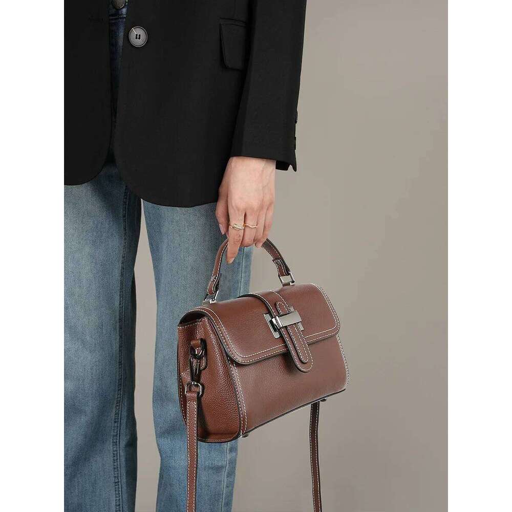 100% Genuine Leahter Women Crossbody Female Shoulder Handbag Ladies Gift 2025 Korean Style Commuter Bag For shopping XJ260125