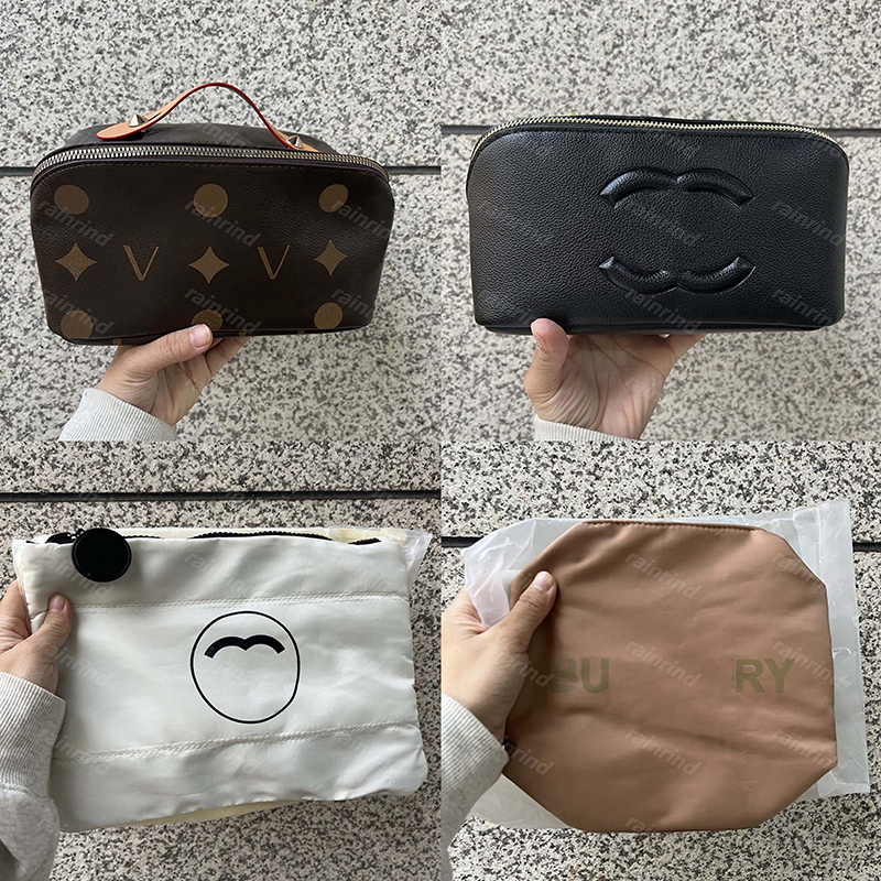 Designer Cosmetic Bag For Womens Luxury Brand Makeup Bags wash Retro Ladies Hand Bags Women Travel Bags make up clutch Bag Lady Wallet Gifts STDZD2502191